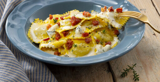 고르곤졸라 돌체, 바삭한 베이컨, 허브향의 라비올리